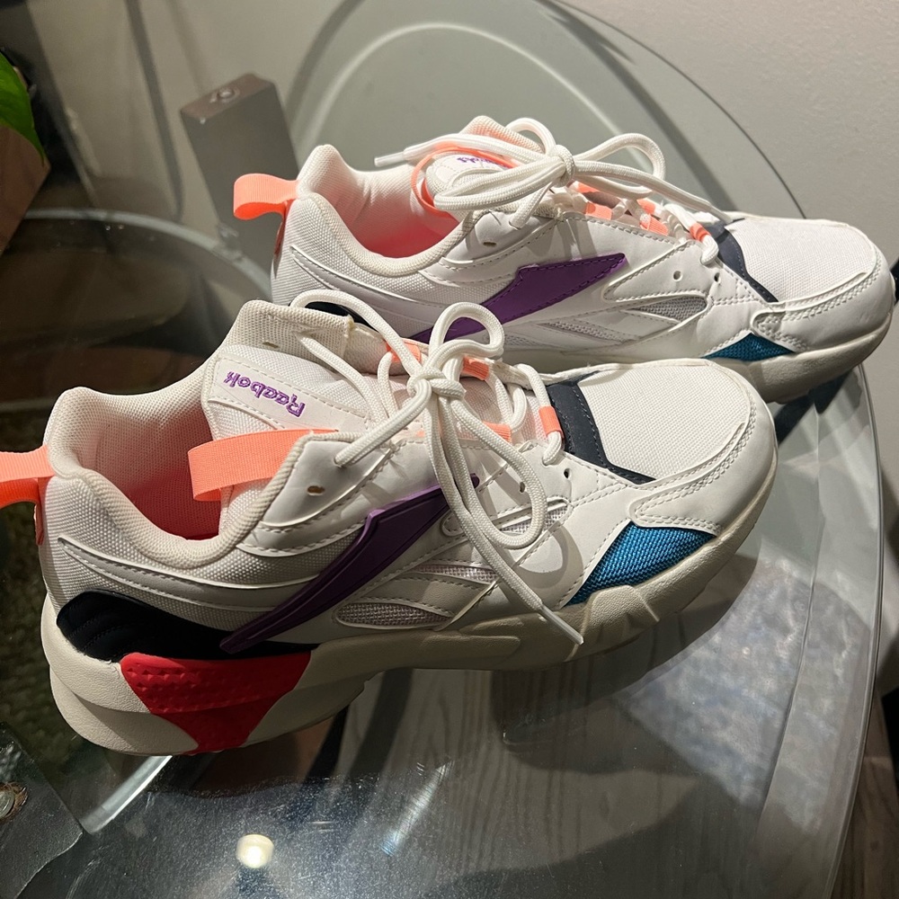 Reebok hexalite sneakers